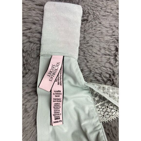 Victoria’s Secret incredible lined demi bra - Picture 4 of 4